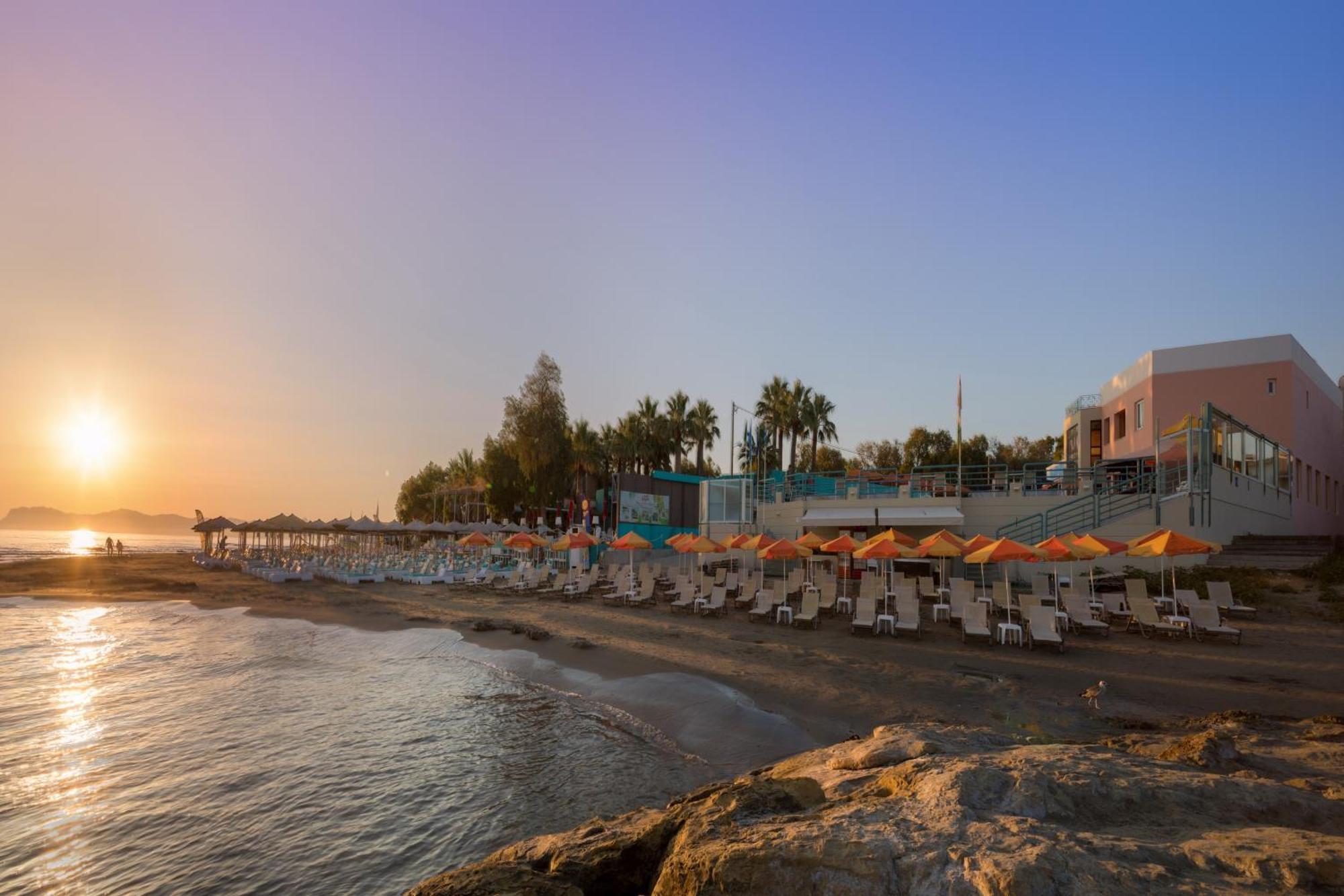 Chrispy Beach Resort, Agia Marina Extérieur photo